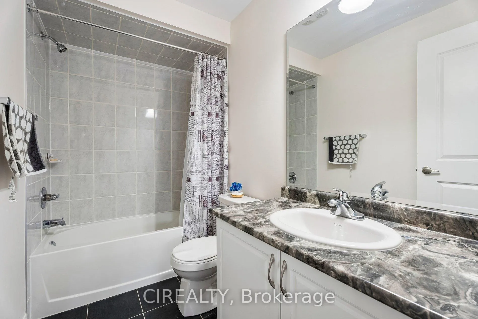 Photo 35 of 357 Raymond Road, Hamilton, Meadowlands — HOMEH