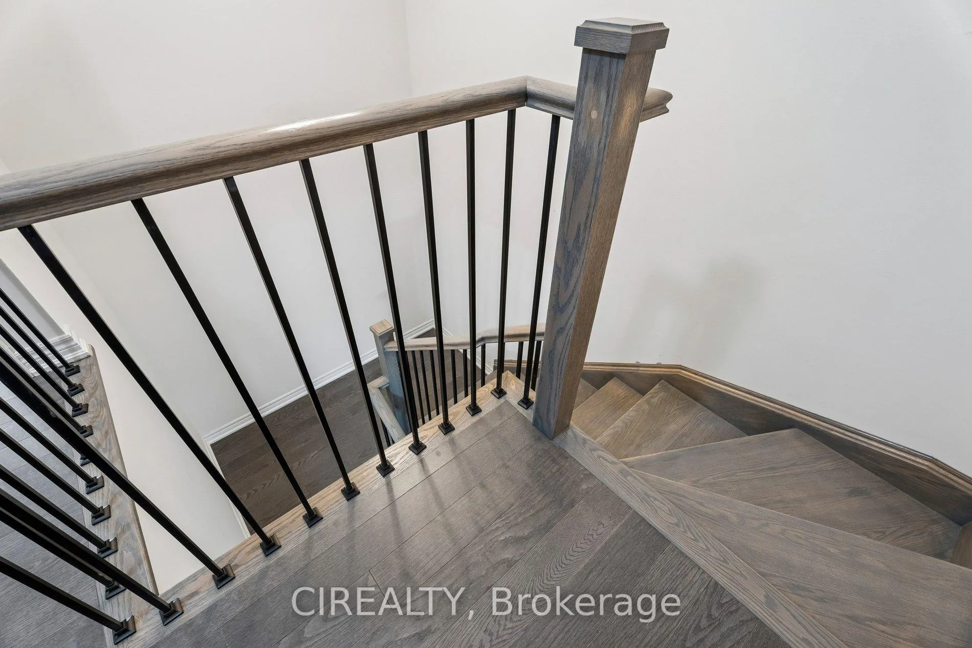 Photo 37 of 357 Raymond Road, Hamilton, Meadowlands — HOMEH