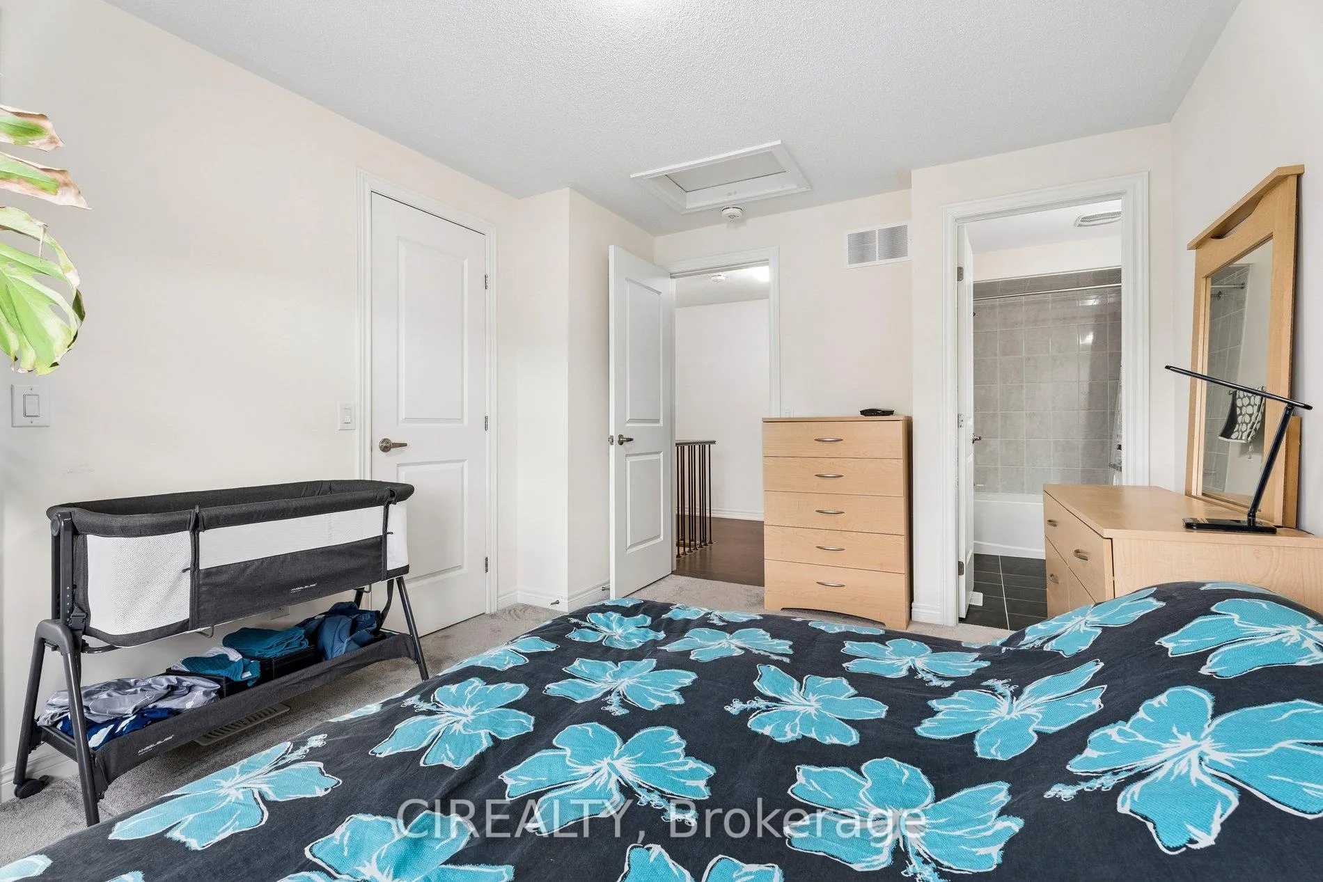 Photo 39 of 357 Raymond Road, Hamilton, Meadowlands — HOMEH