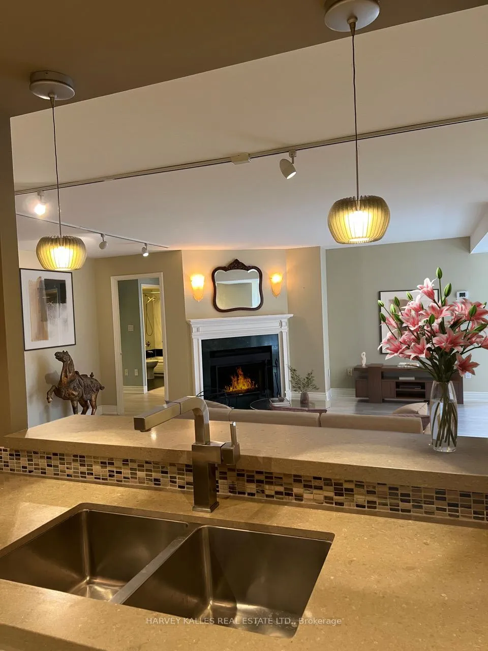 Photo 3 of Unit 511, 225 Davenport Road, Toronto, The Annex — HOMEH