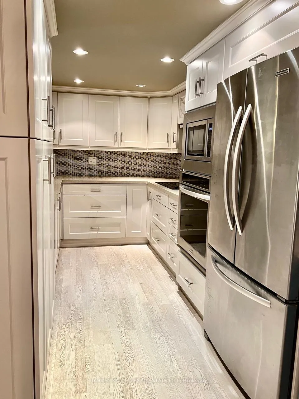Photo 4 of Unit 511, 225 Davenport Road, Toronto, The Annex — HOMEH
