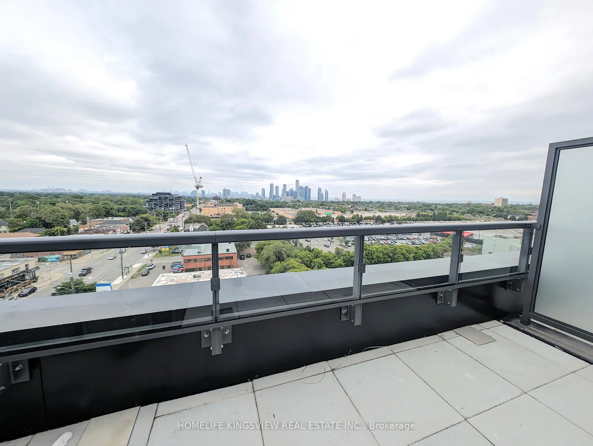 Photo 4 of Unit 910, 859 The Queensway, Etobicoke, Stonegate-Queensway — HOMEH
