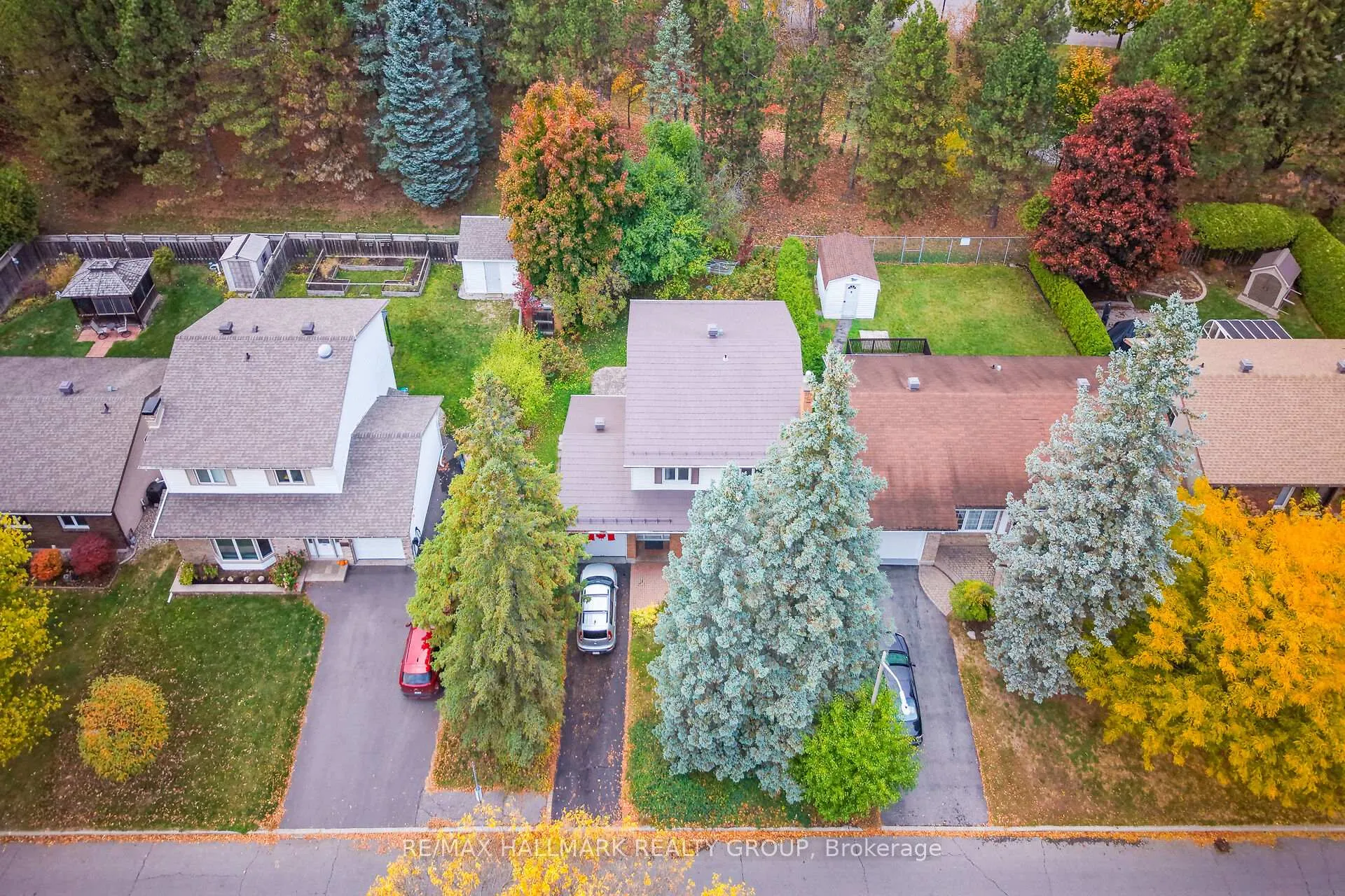 Photo 2 of 1415 Plumber Avenue, Ottawa, Carson Grove — HOMEH