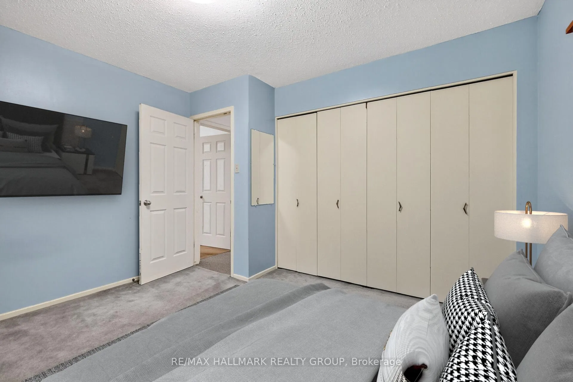 Photo 31 of 1415 Plumber Avenue, Ottawa, Carson Grove — HOMEH