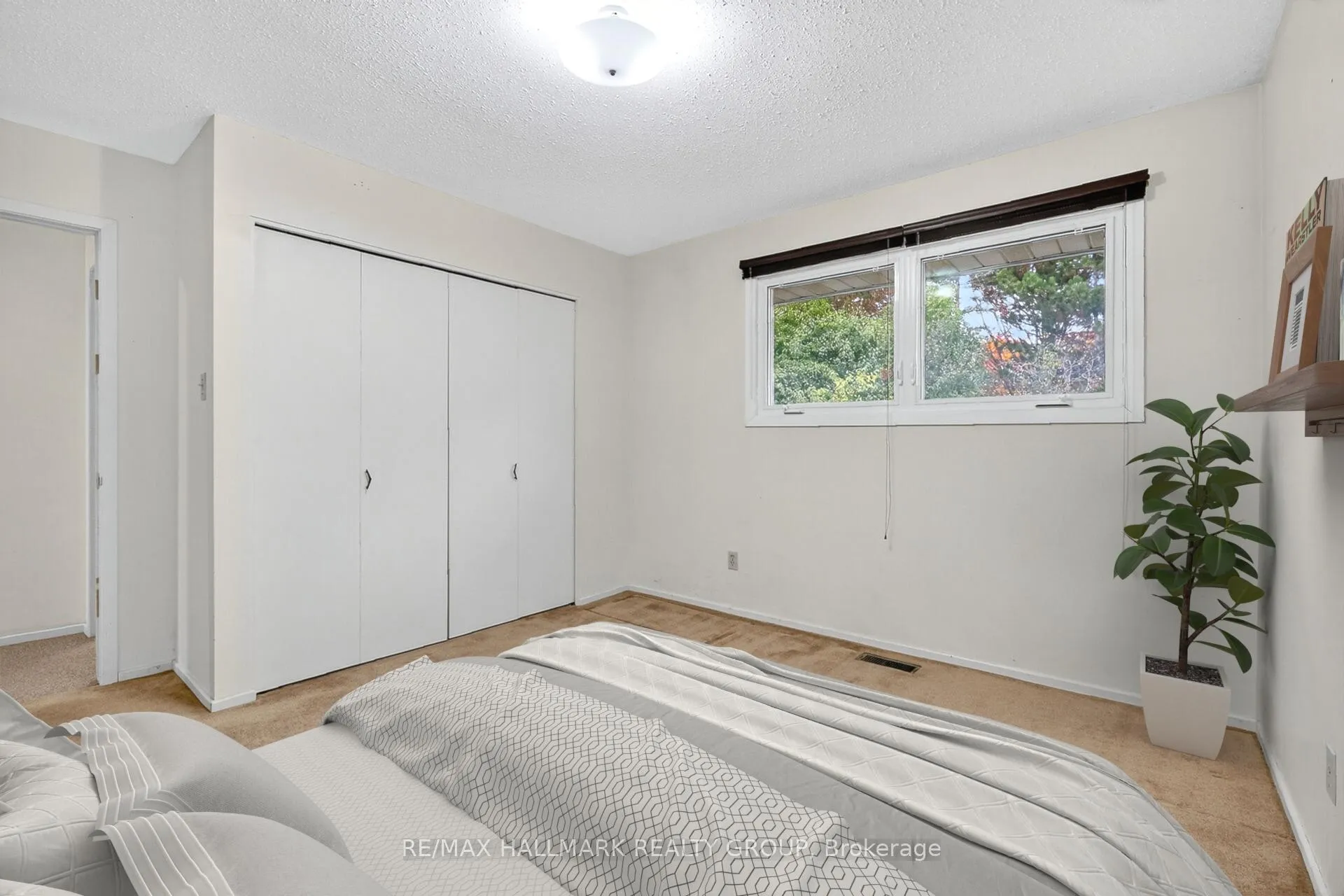 Photo 35 of 1415 Plumber Avenue, Ottawa, Carson Grove — HOMEH