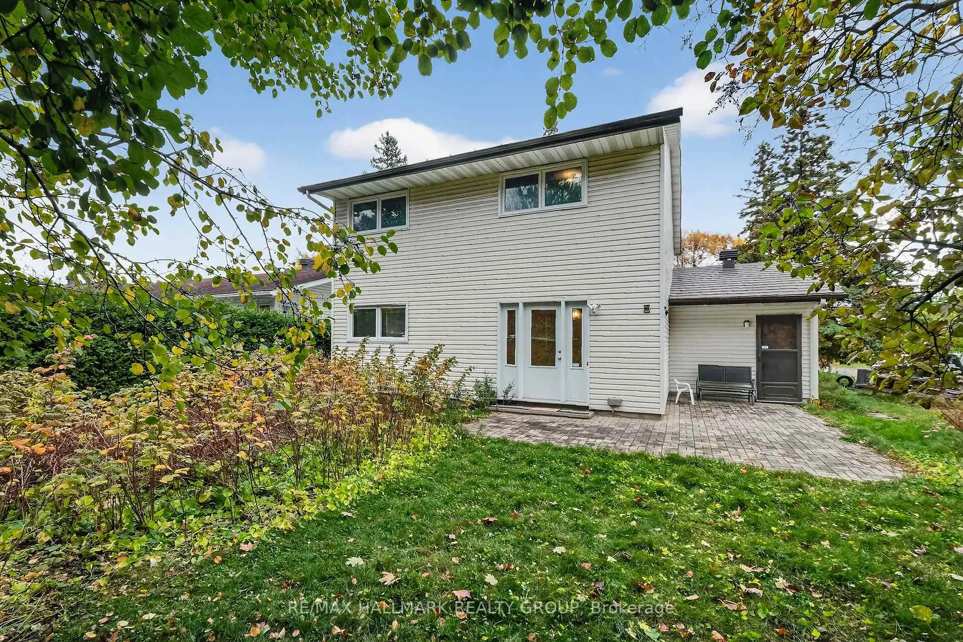 Photo 38 of 1415 Plumber Avenue, Ottawa, Carson Grove — HOMEH