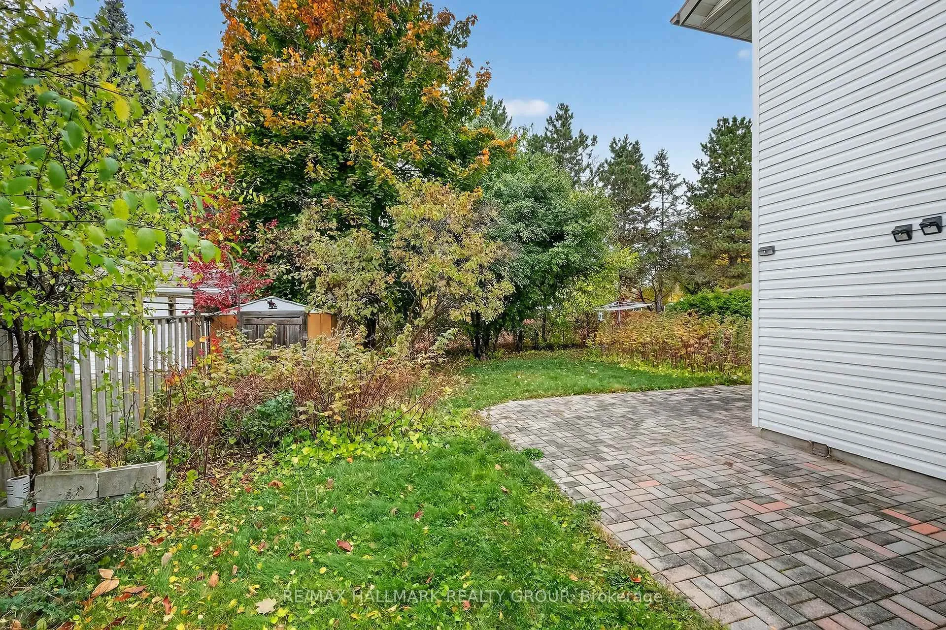 Photo 39 of 1415 Plumber Avenue, Ottawa, Carson Grove — HOMEH
