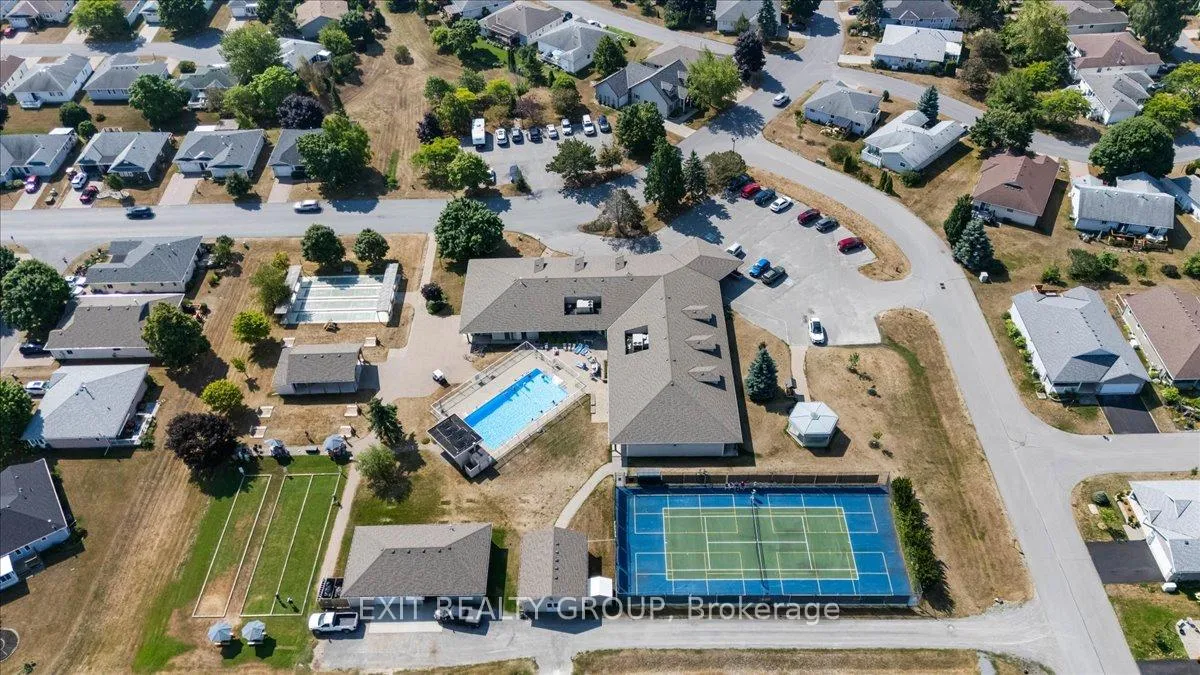 Photo 2 of 18 Gilbert Crescent, Prince Edward County, Picton — HOMEH