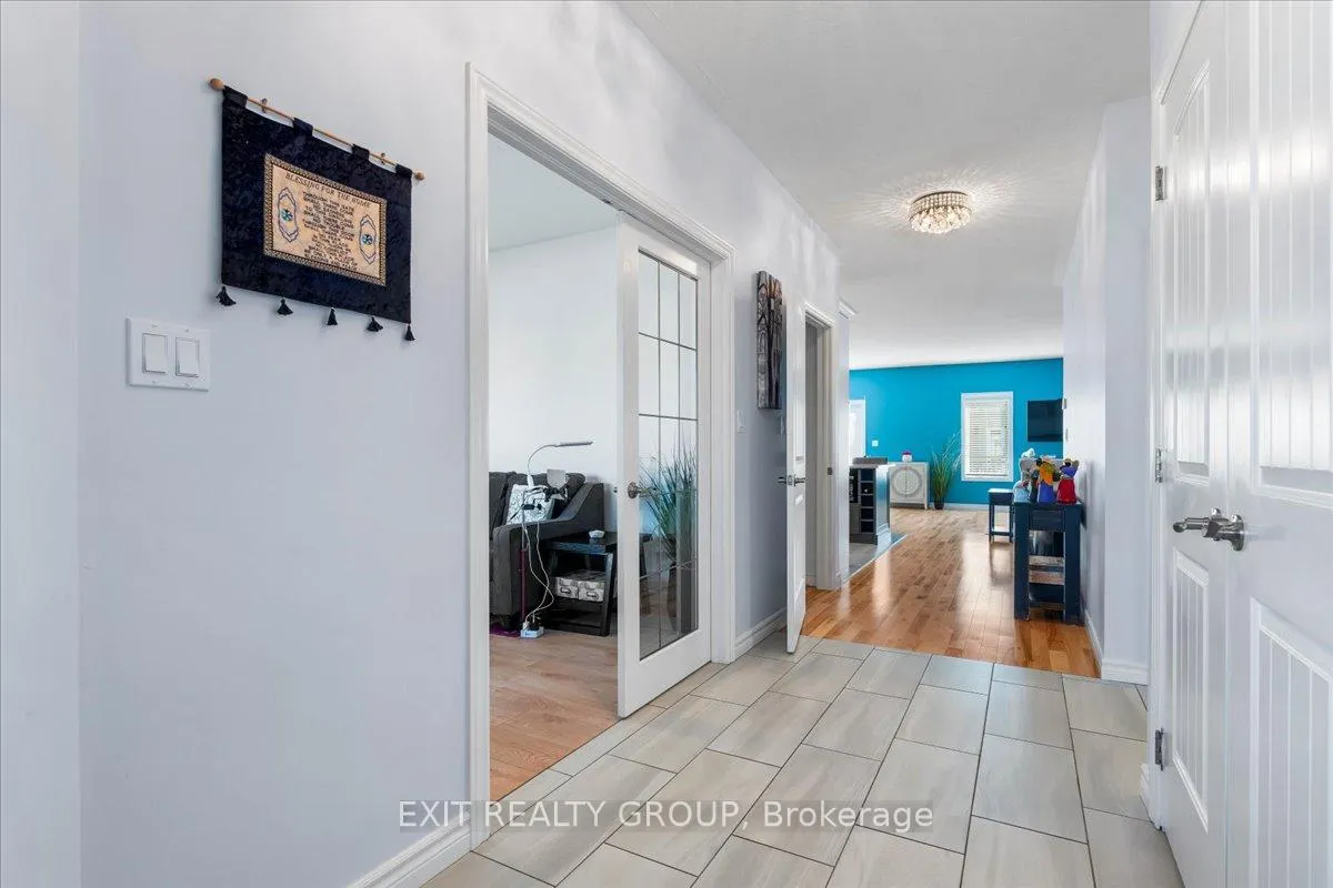 Photo 5 of 18 Gilbert Crescent, Prince Edward County, Picton — HOMEH