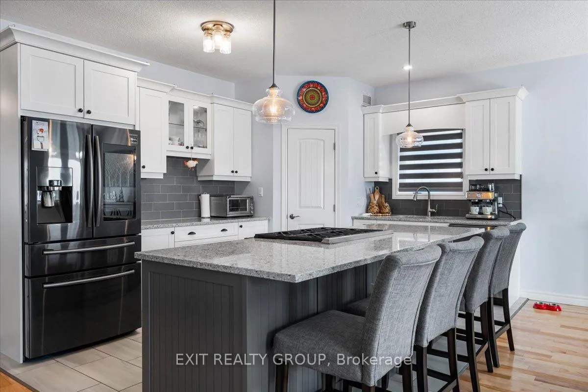 Photo 11 of 18 Gilbert Crescent, Prince Edward County, Picton — HOMEH