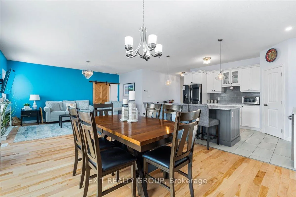 Photo 13 of 18 Gilbert Crescent, Prince Edward County, Picton — HOMEH