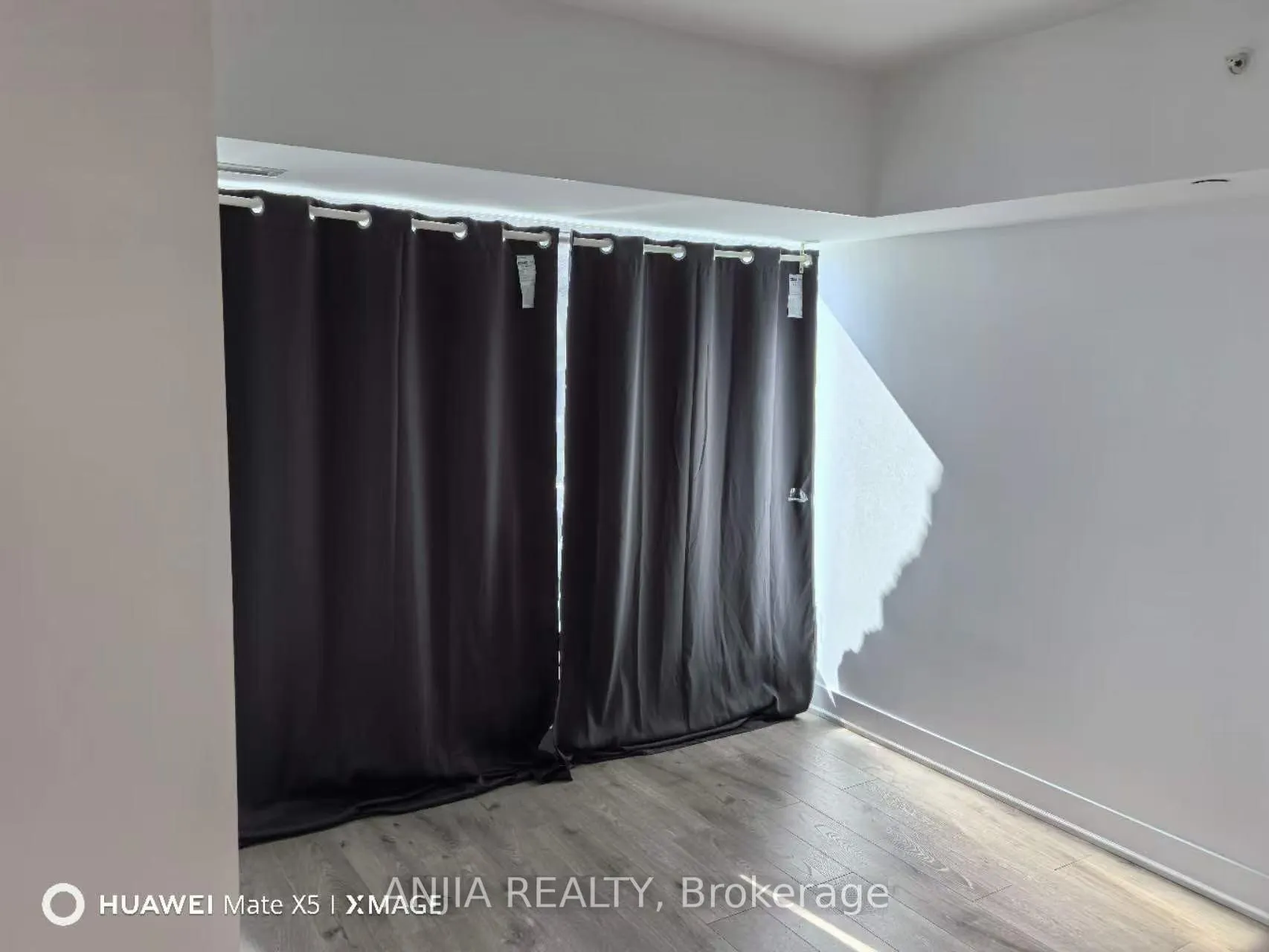 Photo 13 of Unit 2007, 955 Bay Street, Toronto, Bay Street Corridor — HOMEH