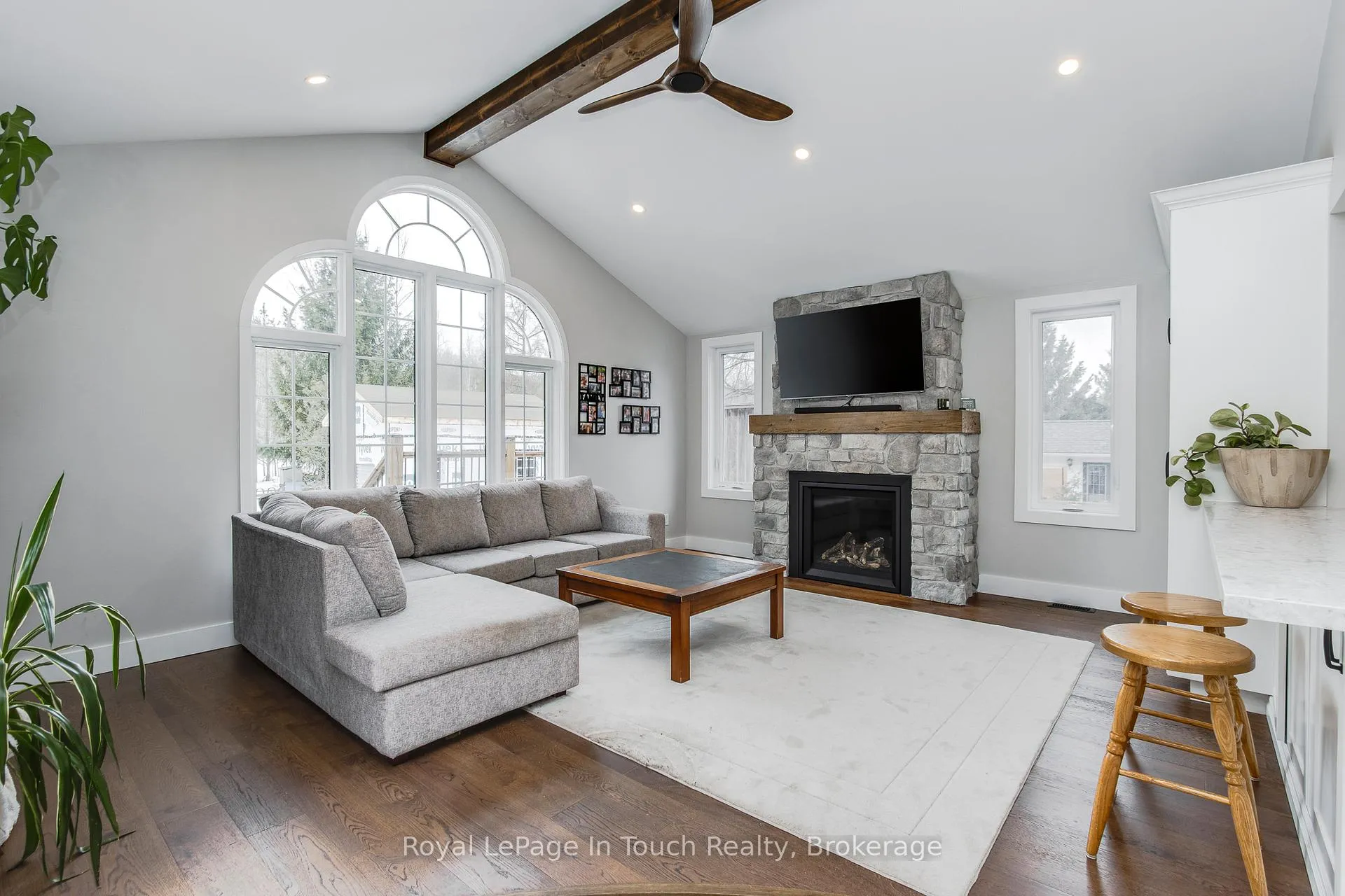 Photo 2 of 1130 Marcellus Drive, Midland — HOMEH