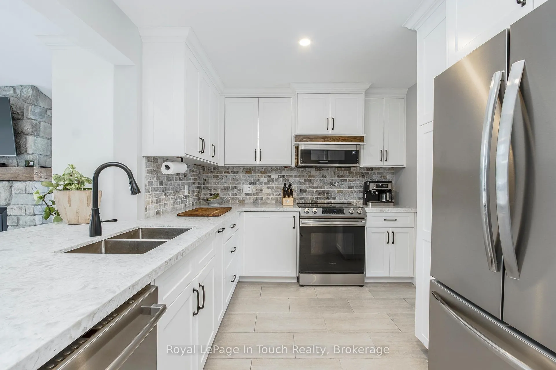 Photo 8 of 1130 Marcellus Drive, Midland — HOMEH
