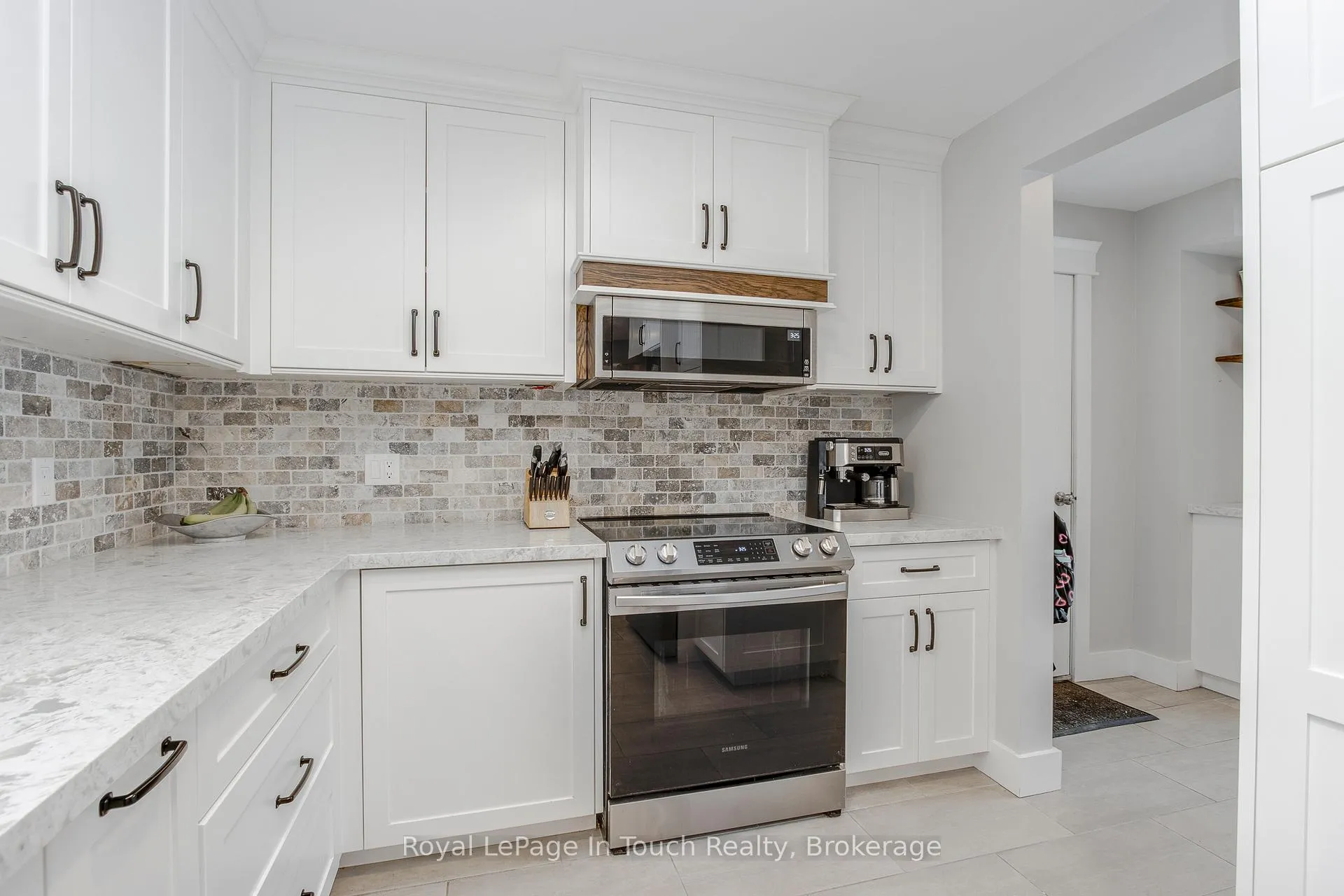 Photo 10 of 1130 Marcellus Drive, Midland — HOMEH