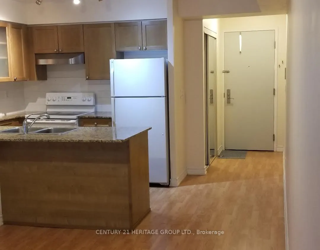 Photo 3 of Unit 708, 761 Bay Street, Toronto, Bay Street Corridor — HOMEH