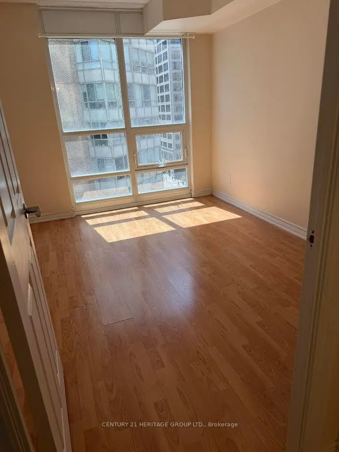 Photo 11 of Unit 708, 761 Bay Street, Toronto, Bay Street Corridor — HOMEH