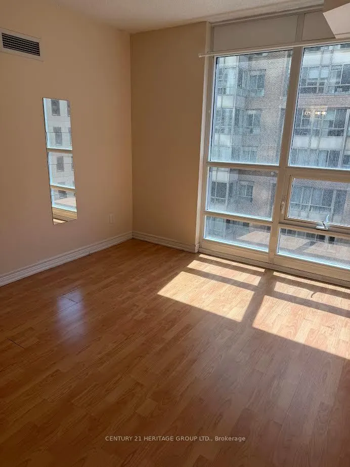 Photo 12 of Unit 708, 761 Bay Street, Toronto, Bay Street Corridor — HOMEH