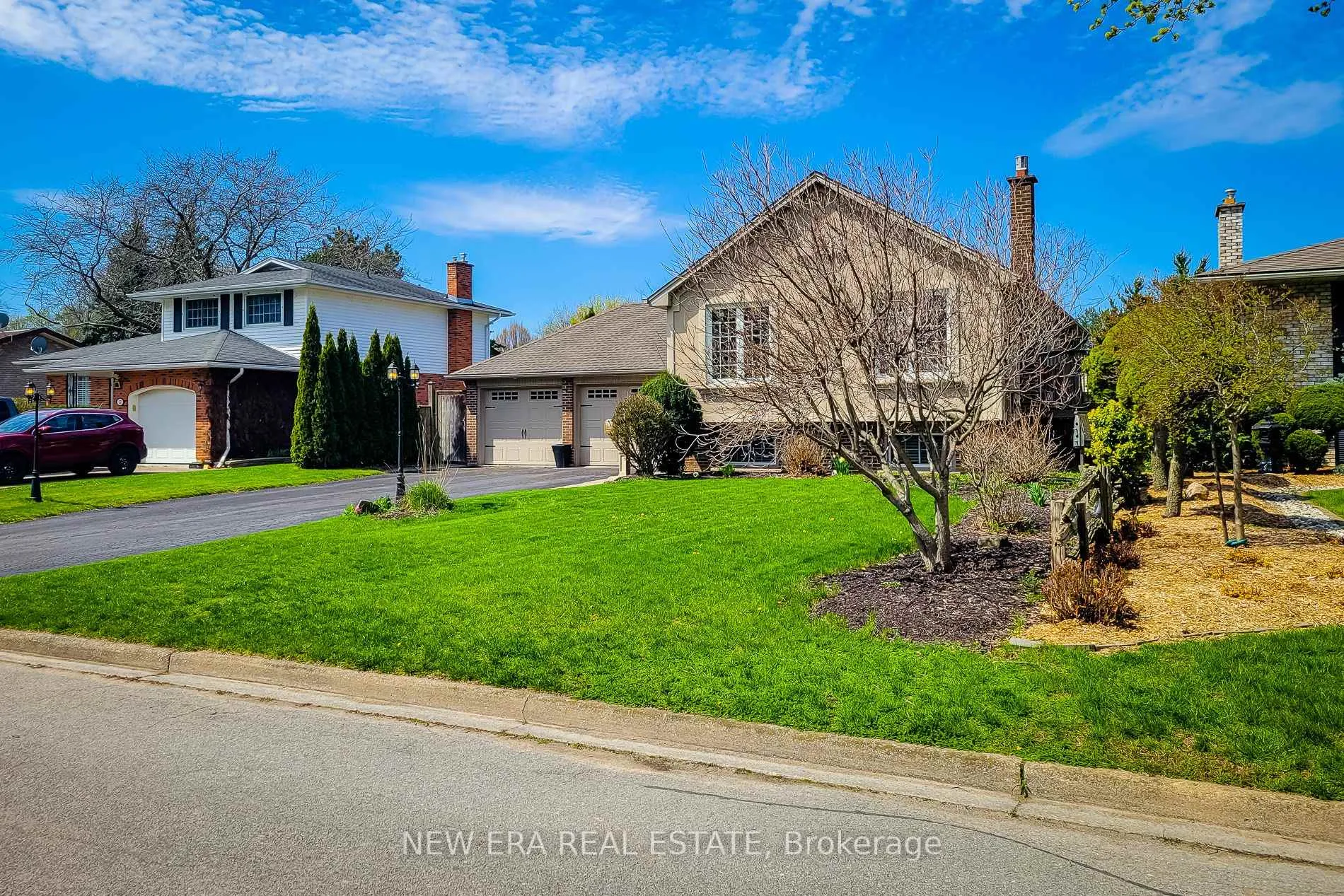 Photo 4 of 55 Spring Garden Boulevard, St. Catharines, Lakeshore — HOMEH