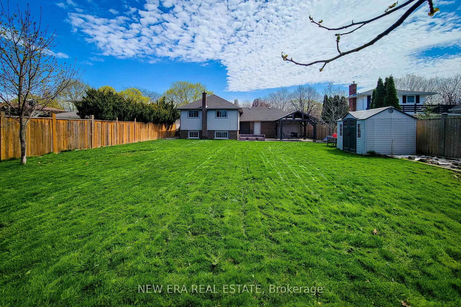 Photo 5 of 55 Spring Garden Boulevard, St. Catharines, Lakeshore — HOMEH