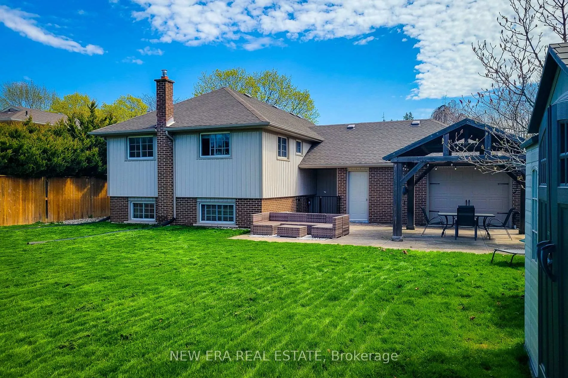 Photo 6 of 55 Spring Garden Boulevard, St. Catharines, Lakeshore — HOMEH