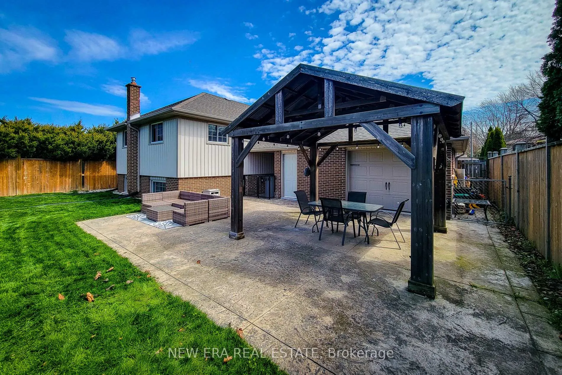 Photo 10 of 55 Spring Garden Boulevard, St. Catharines, Lakeshore — HOMEH