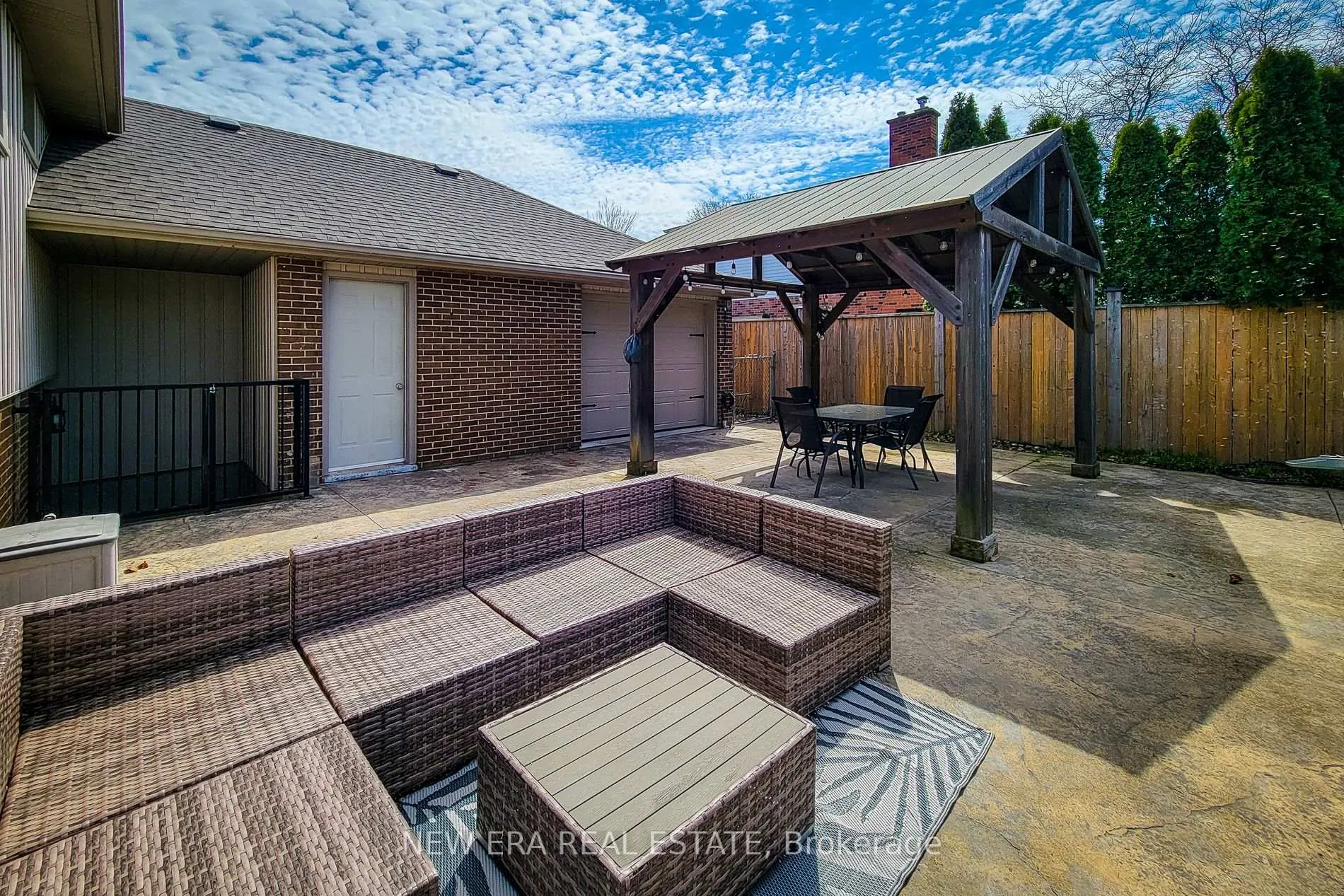 Photo 11 of 55 Spring Garden Boulevard, St. Catharines, Lakeshore — HOMEH