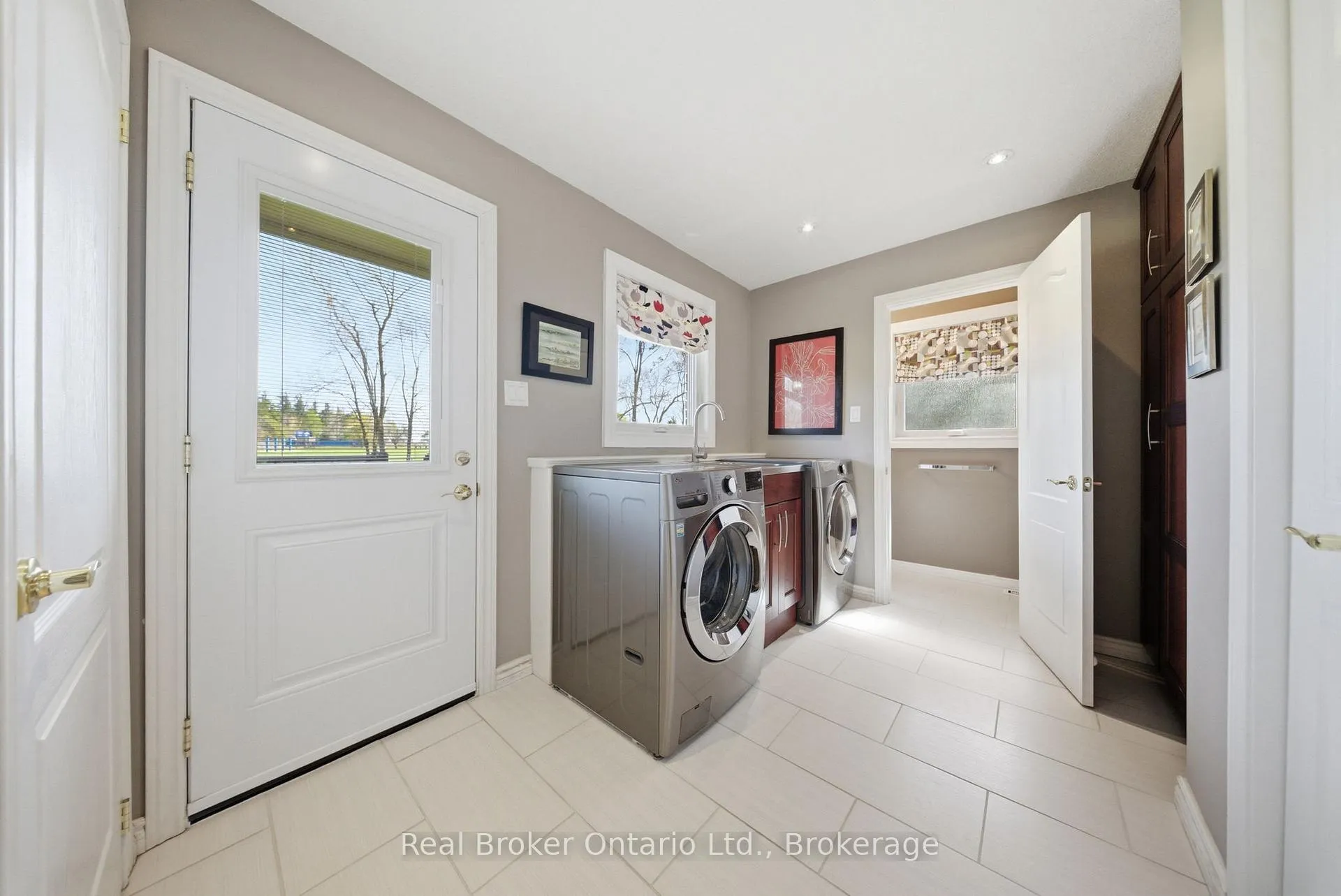 Photo 19 of 3 Meadowbrook Court, Brant, Brantford Twp — HOMEH