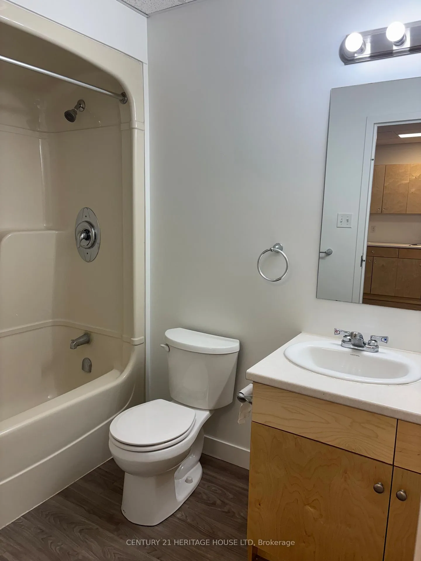 Photo 5 of Unit 212, 50 Scott Street, St. Thomas — HOMEH