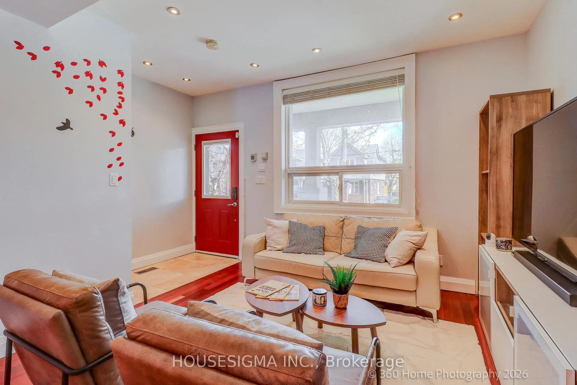 Photo 4 of 82 Redwood Avenue, Toronto, Greenwood-Coxwell — HOMEH