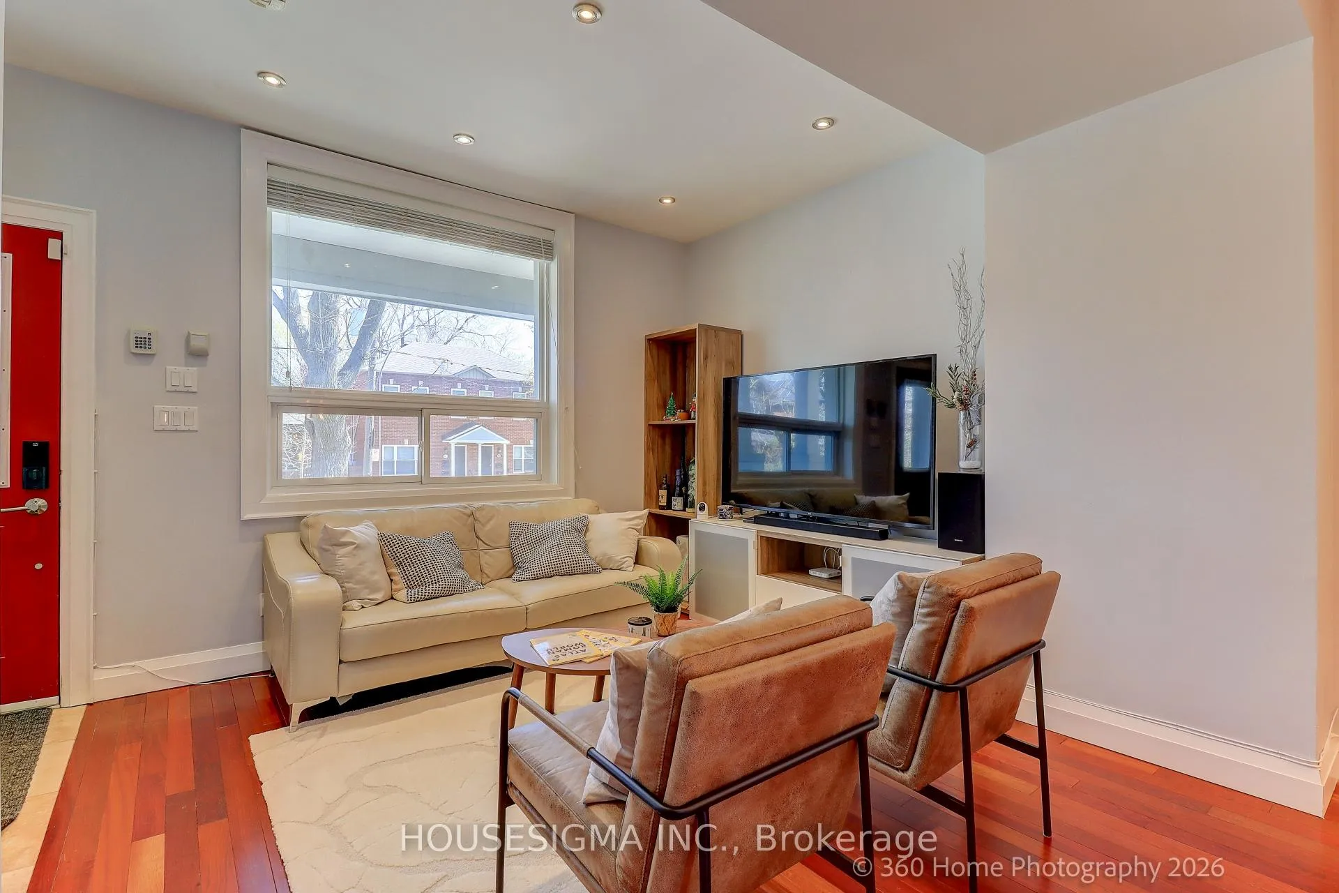 Photo 5 of 82 Redwood Avenue, Toronto, Greenwood-Coxwell — HOMEH