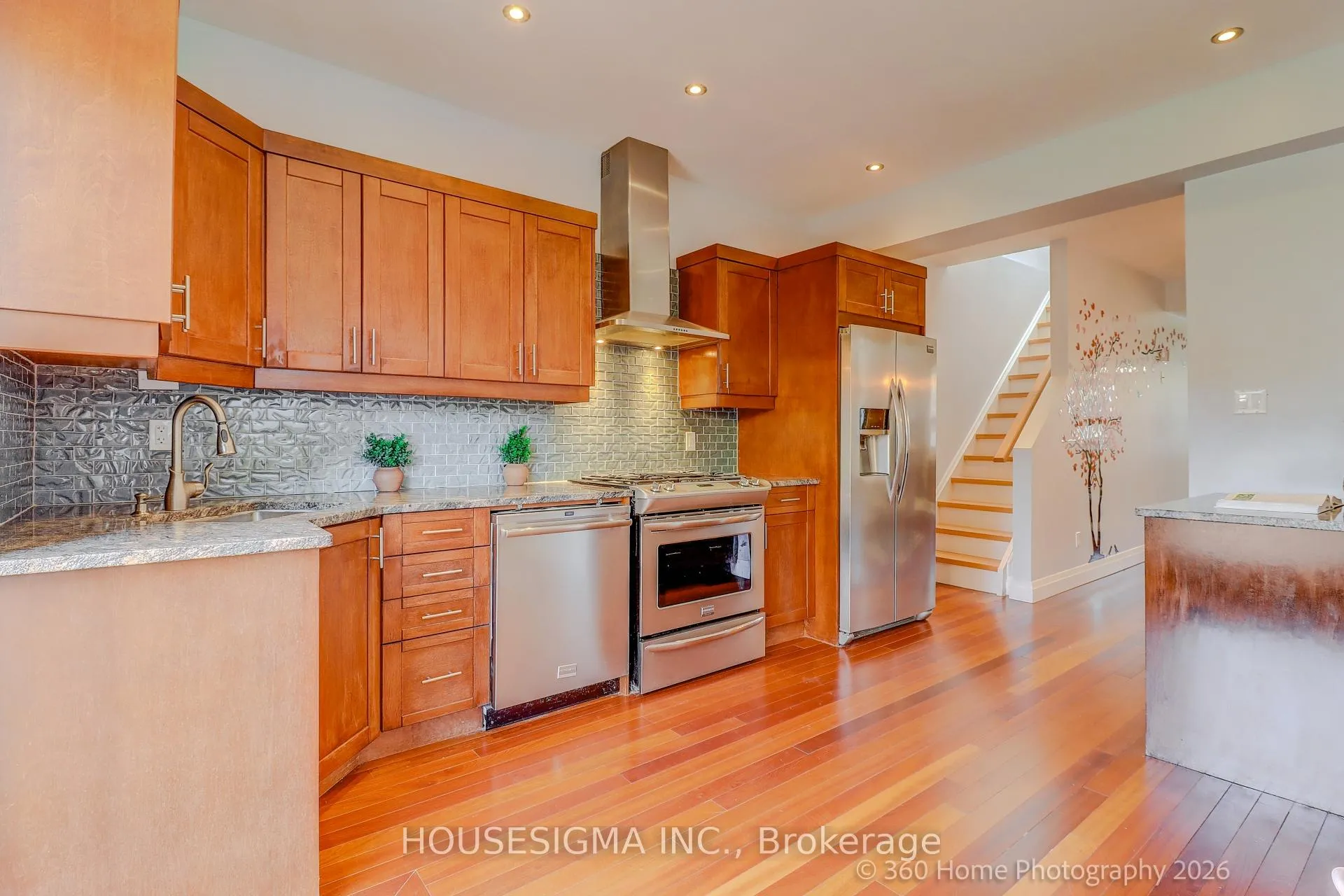 Photo 11 of 82 Redwood Avenue, Toronto, Greenwood-Coxwell — HOMEH