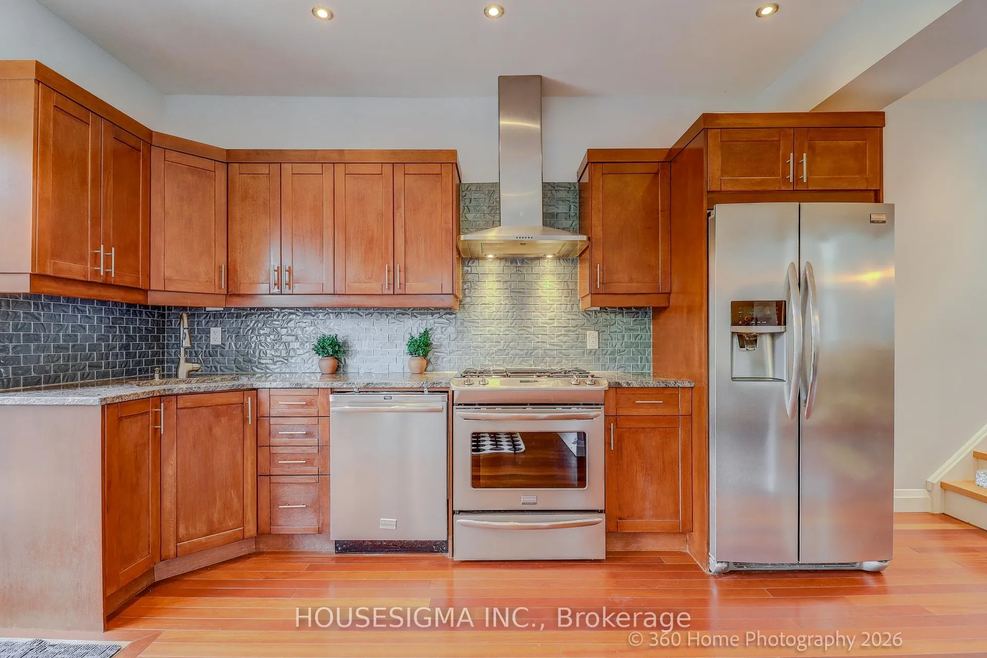 Photo 12 of 82 Redwood Avenue, Toronto, Greenwood-Coxwell — HOMEH