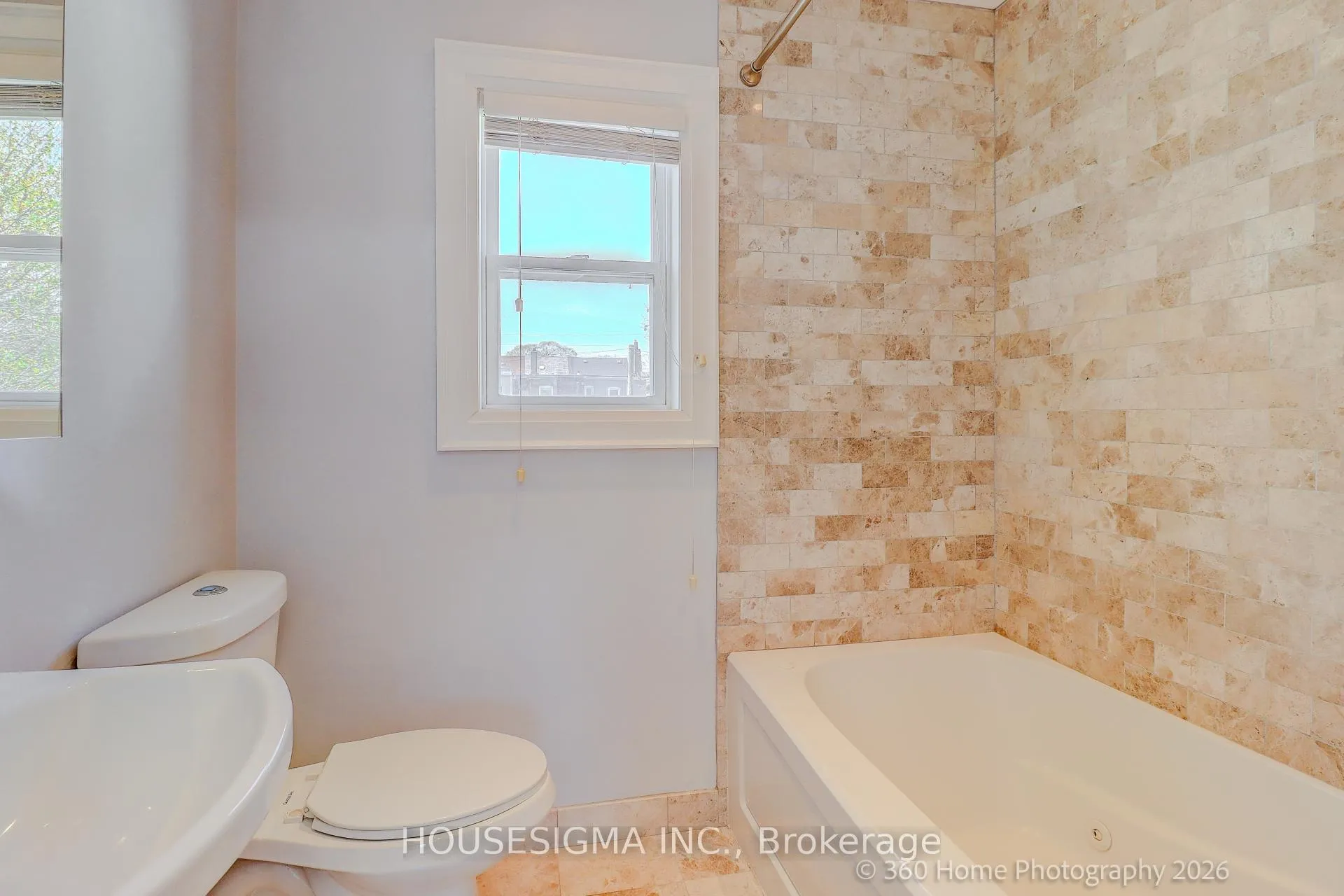Photo 20 of 82 Redwood Avenue, Toronto, Greenwood-Coxwell — HOMEH