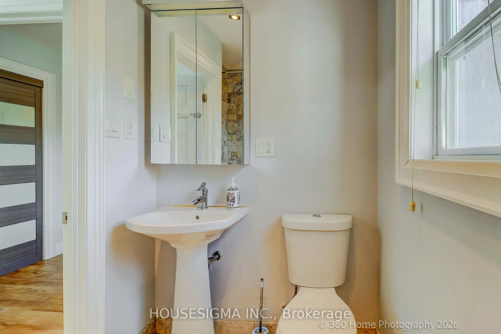 Photo 21 of 82 Redwood Avenue, Toronto, Greenwood-Coxwell — HOMEH