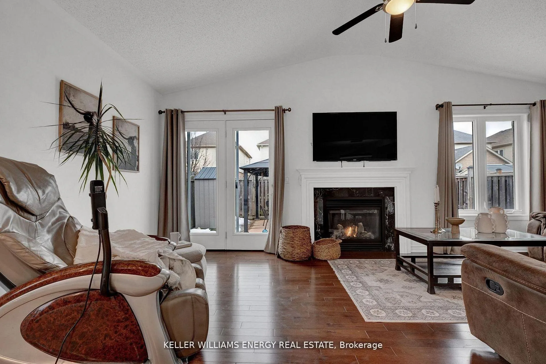 Photo 2 of 1379 Wadebridge Crescent, Oshawa, Eastdale — HOMEH