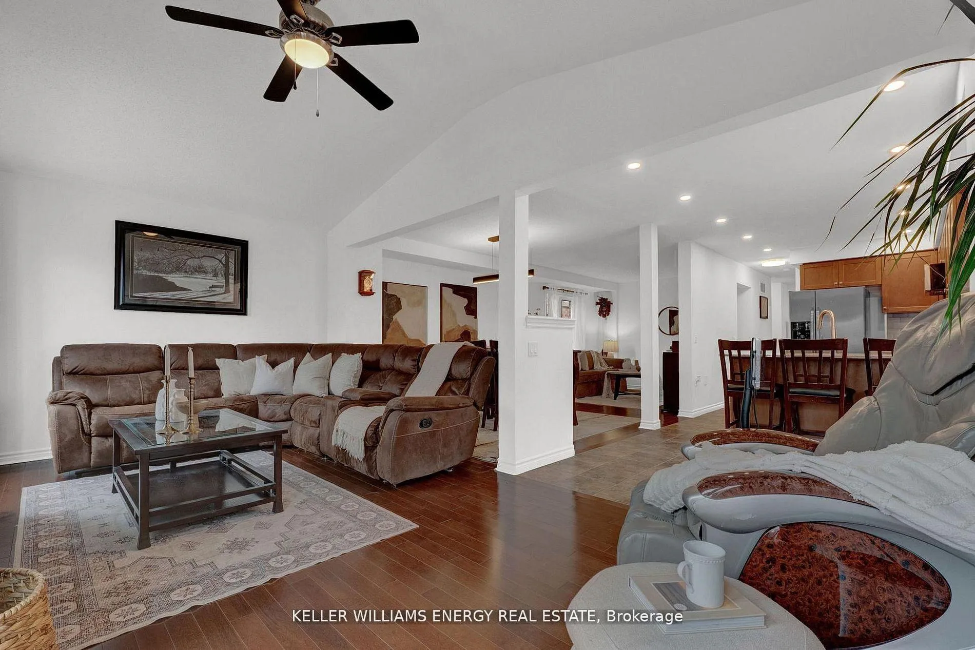 Photo 5 of 1379 Wadebridge Crescent, Oshawa, Eastdale — HOMEH