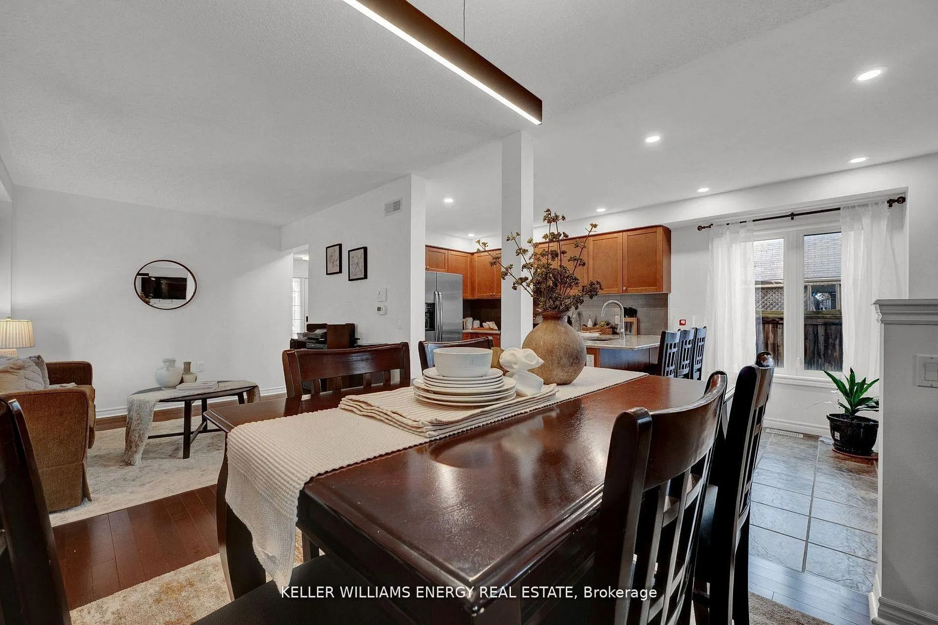 Photo 7 of 1379 Wadebridge Crescent, Oshawa, Eastdale — HOMEH