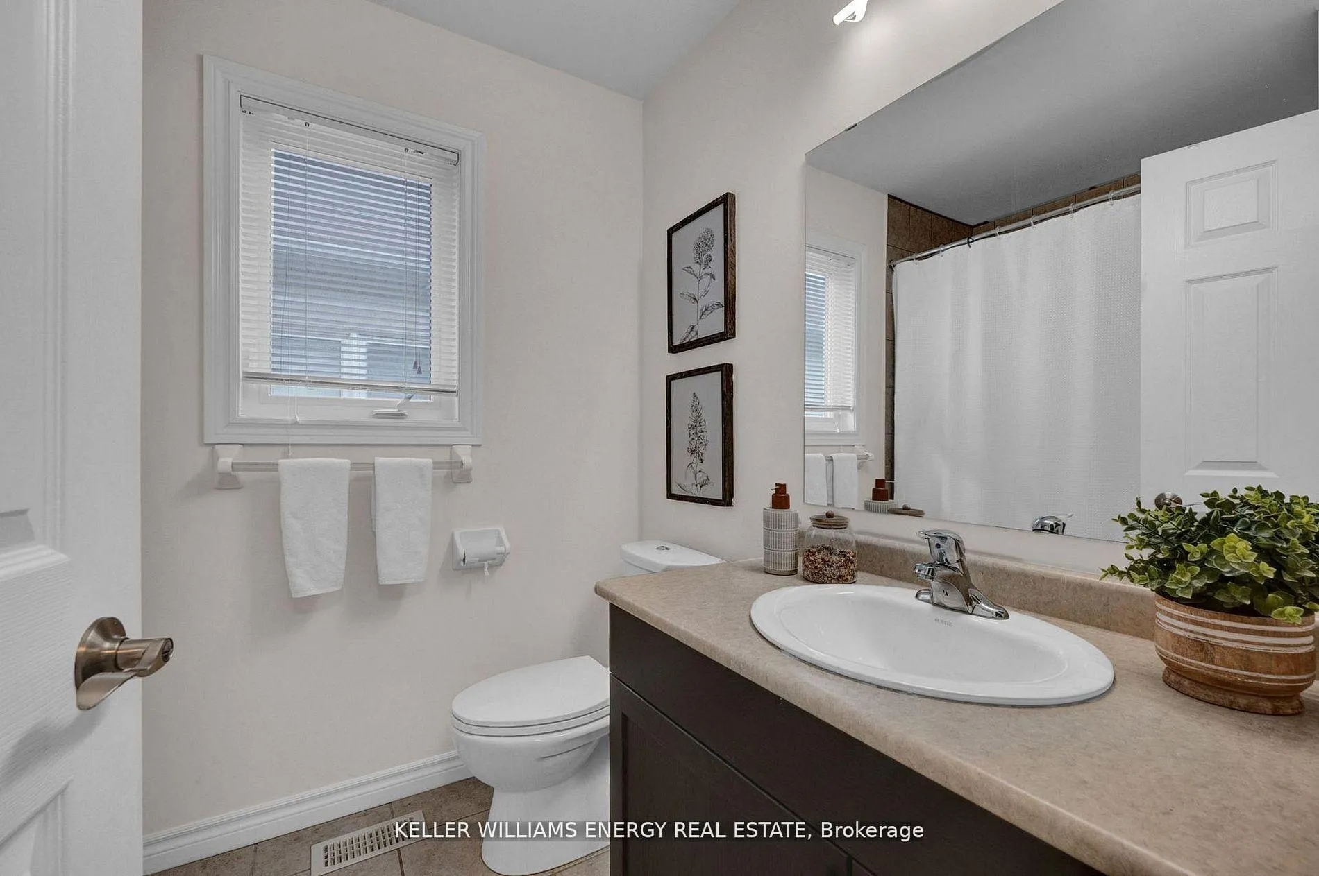 Photo 16 of 1379 Wadebridge Crescent, Oshawa, Eastdale — HOMEH