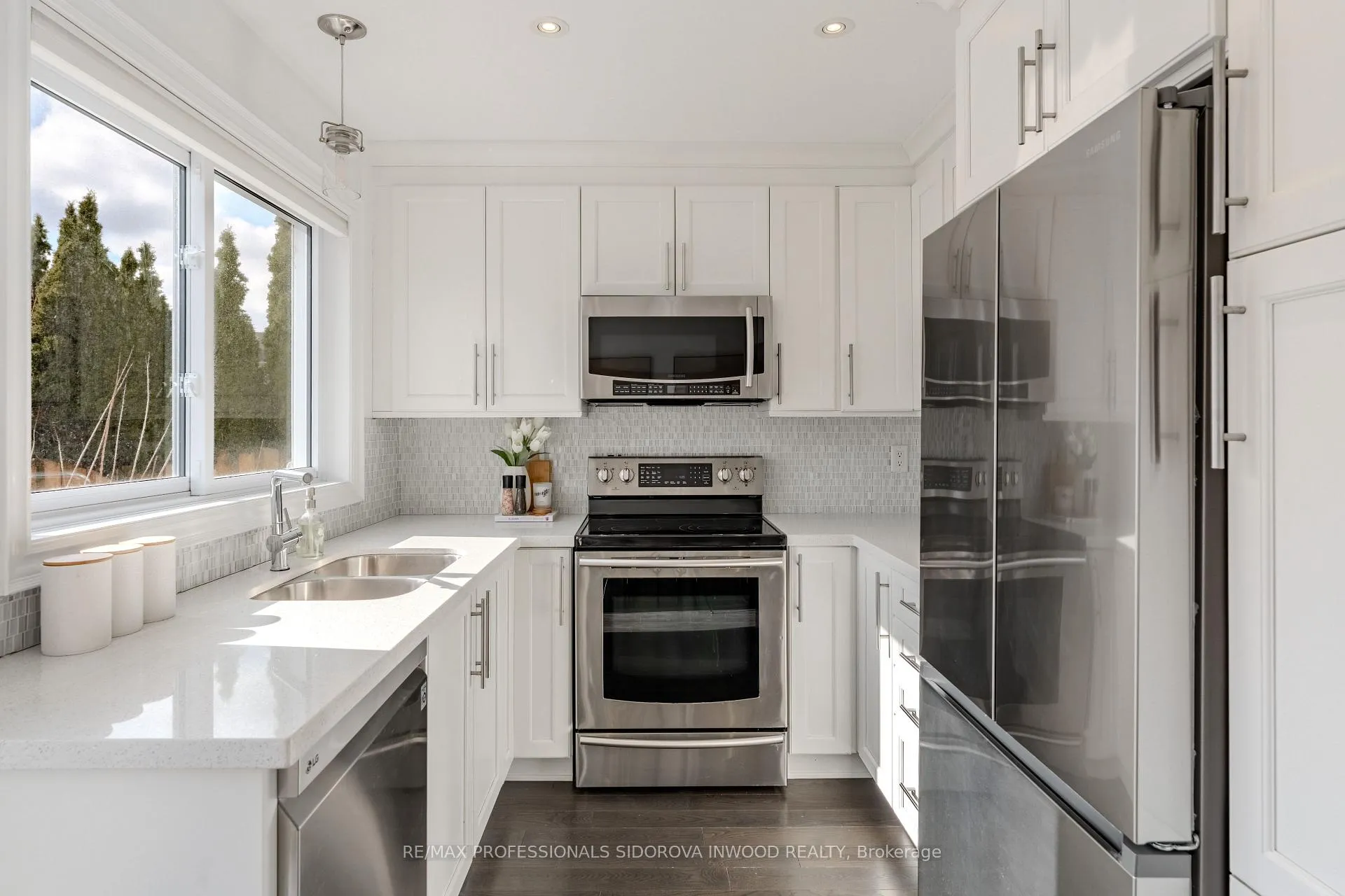 Photo 8 of 2218 Bluegrass Lane, Burlington, Orchard — HOMEH