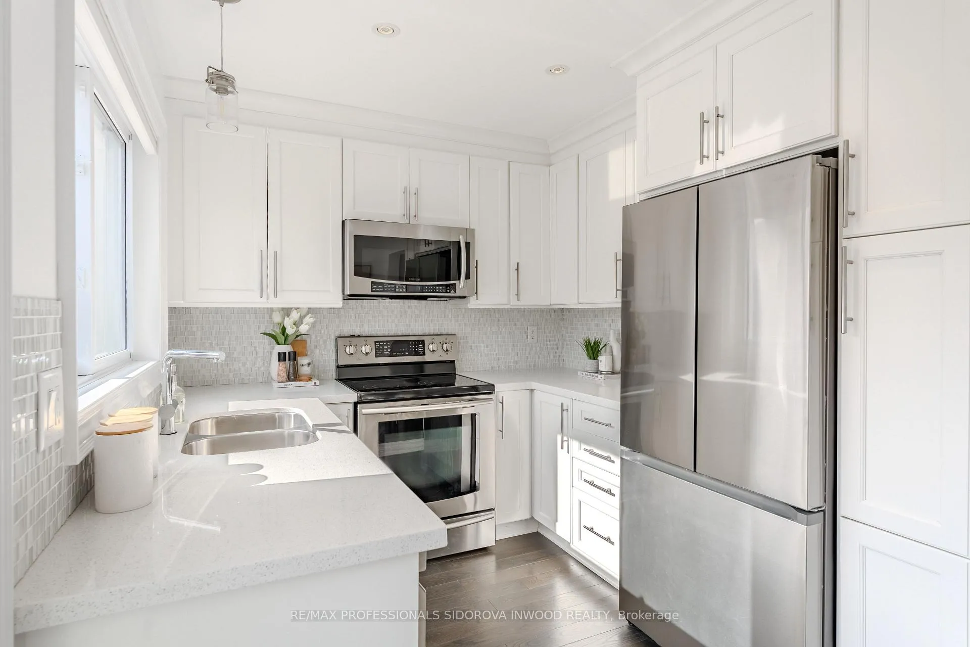 Photo 9 of 2218 Bluegrass Lane, Burlington, Orchard — HOMEH