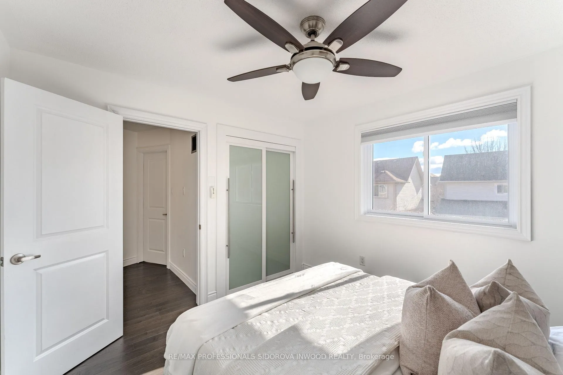 Photo 19 of 2218 Bluegrass Lane, Burlington, Orchard — HOMEH