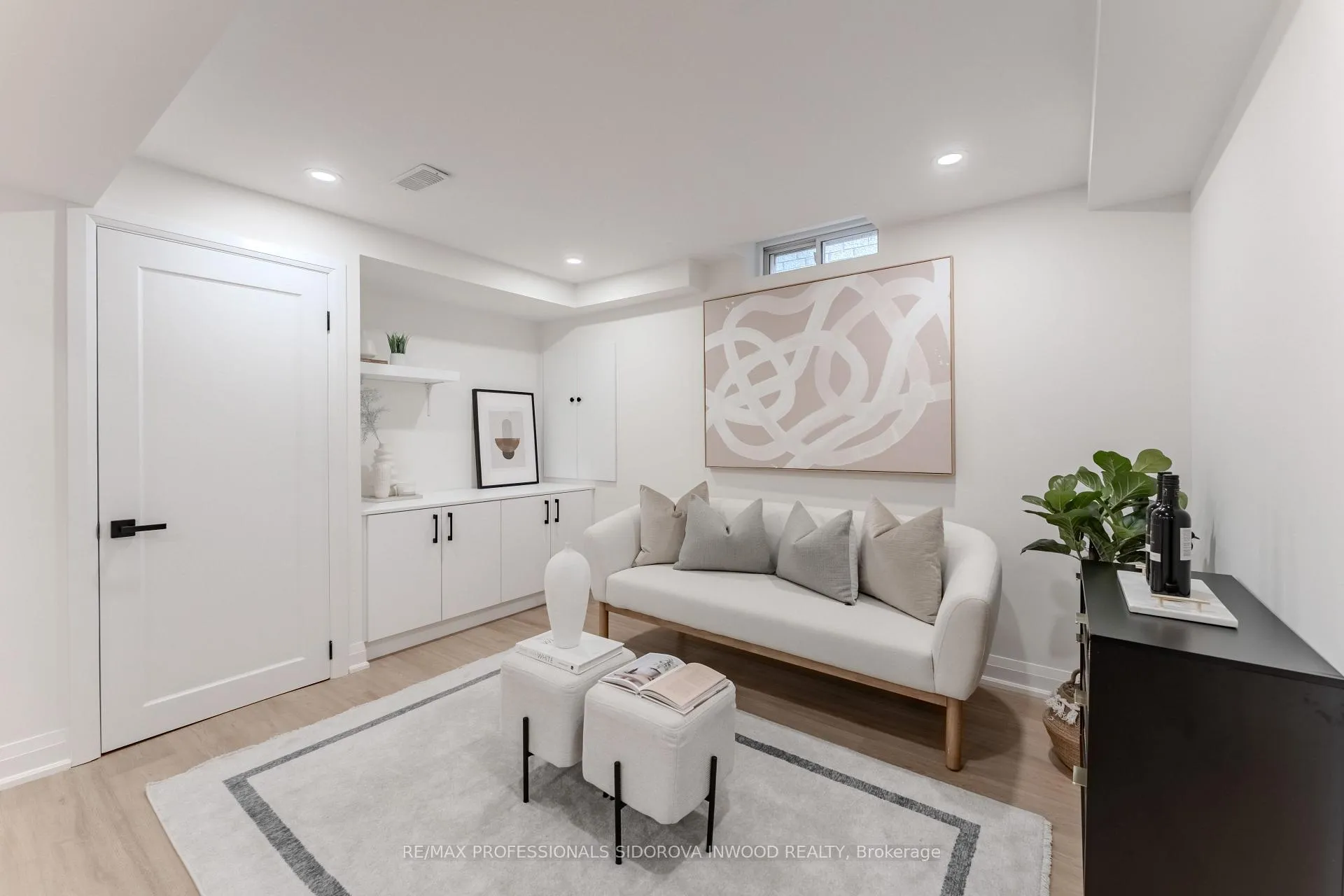 Photo 22 of 2218 Bluegrass Lane, Burlington, Orchard — HOMEH