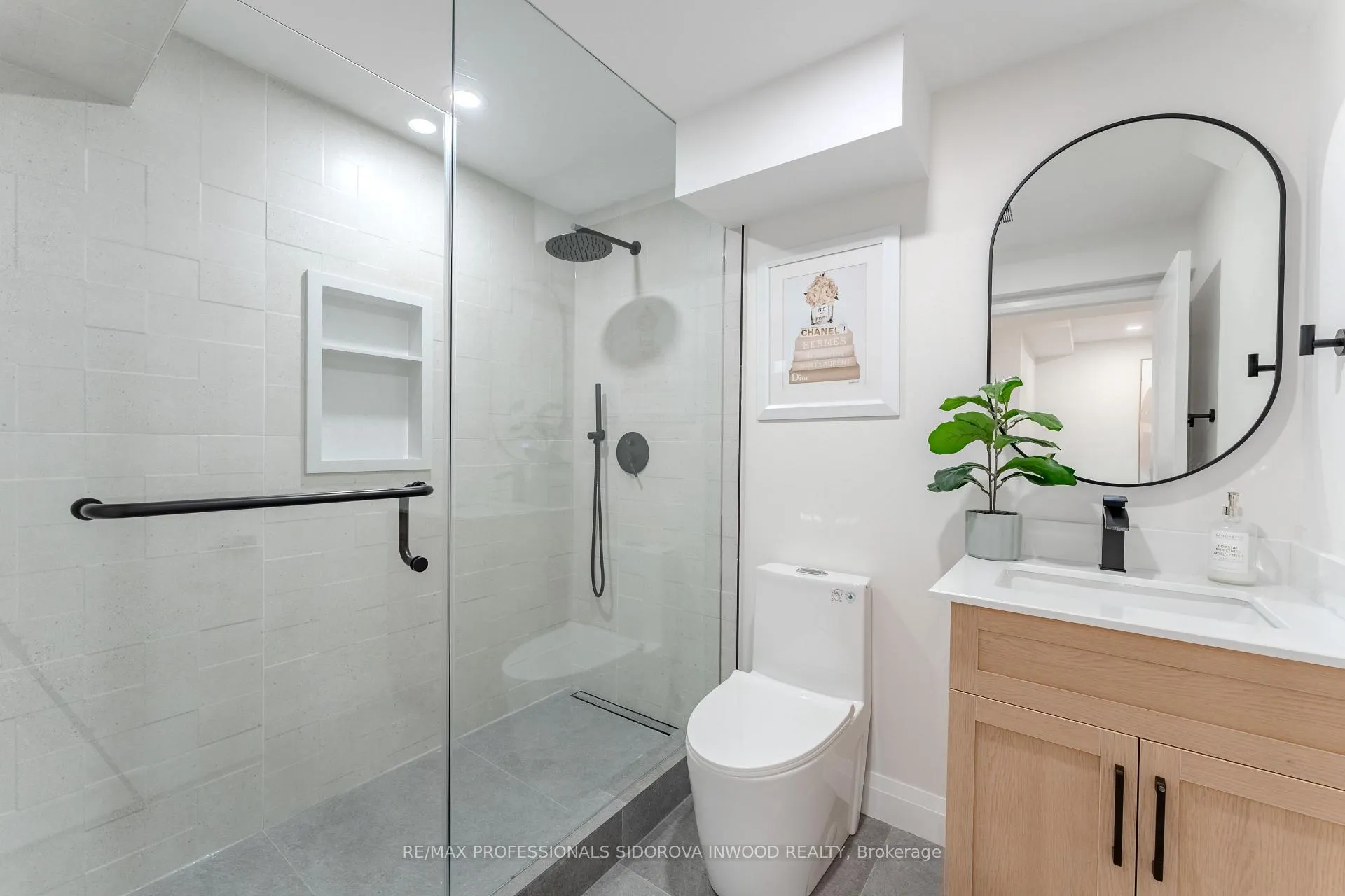 Photo 24 of 2218 Bluegrass Lane, Burlington, Orchard — HOMEH