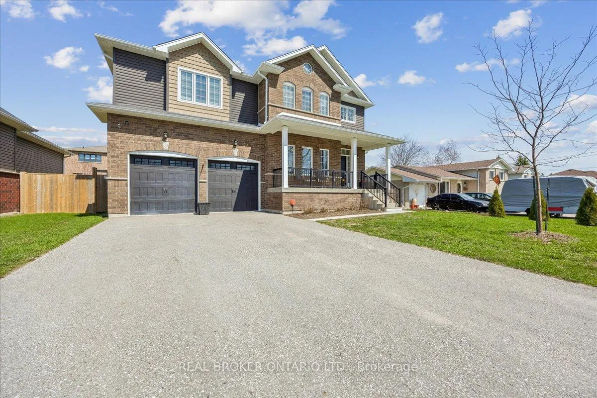 Photo 1 of 215 Centre Street, Clearview, Stayner — HOMEH