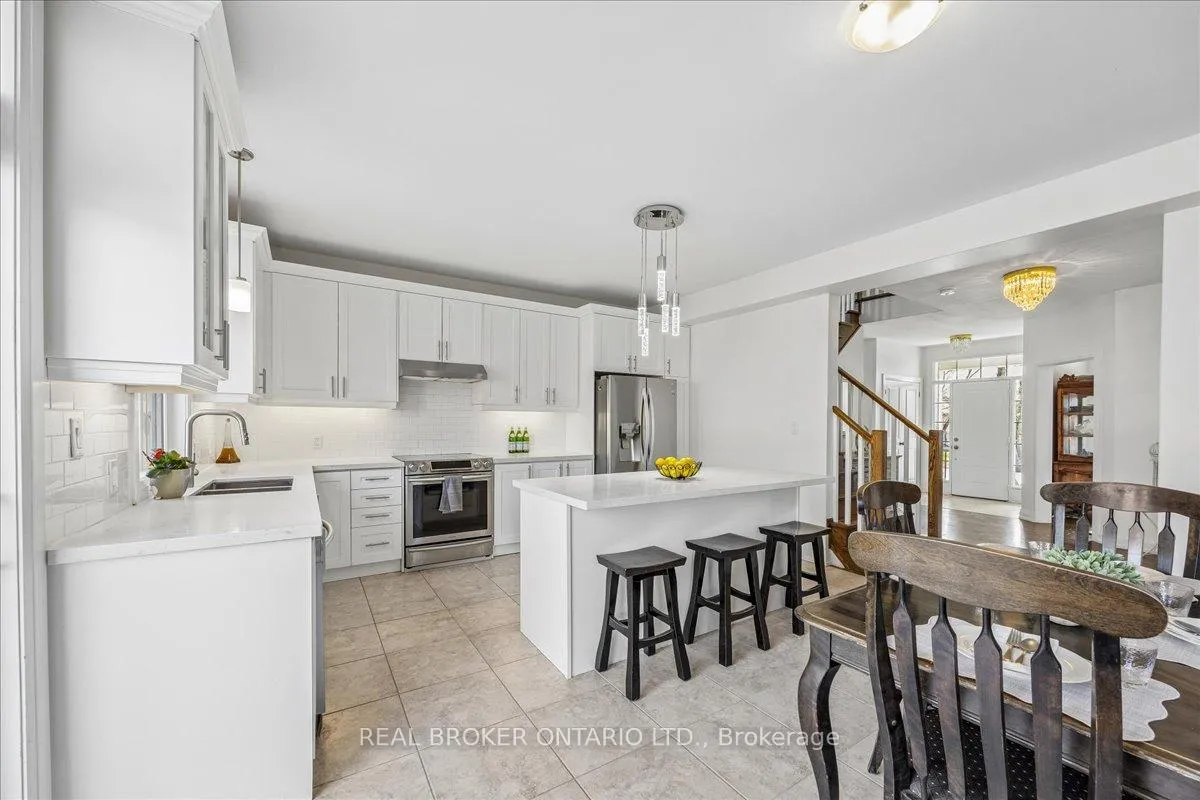 Photo 8 of 215 Centre Street, Clearview, Stayner — HOMEH