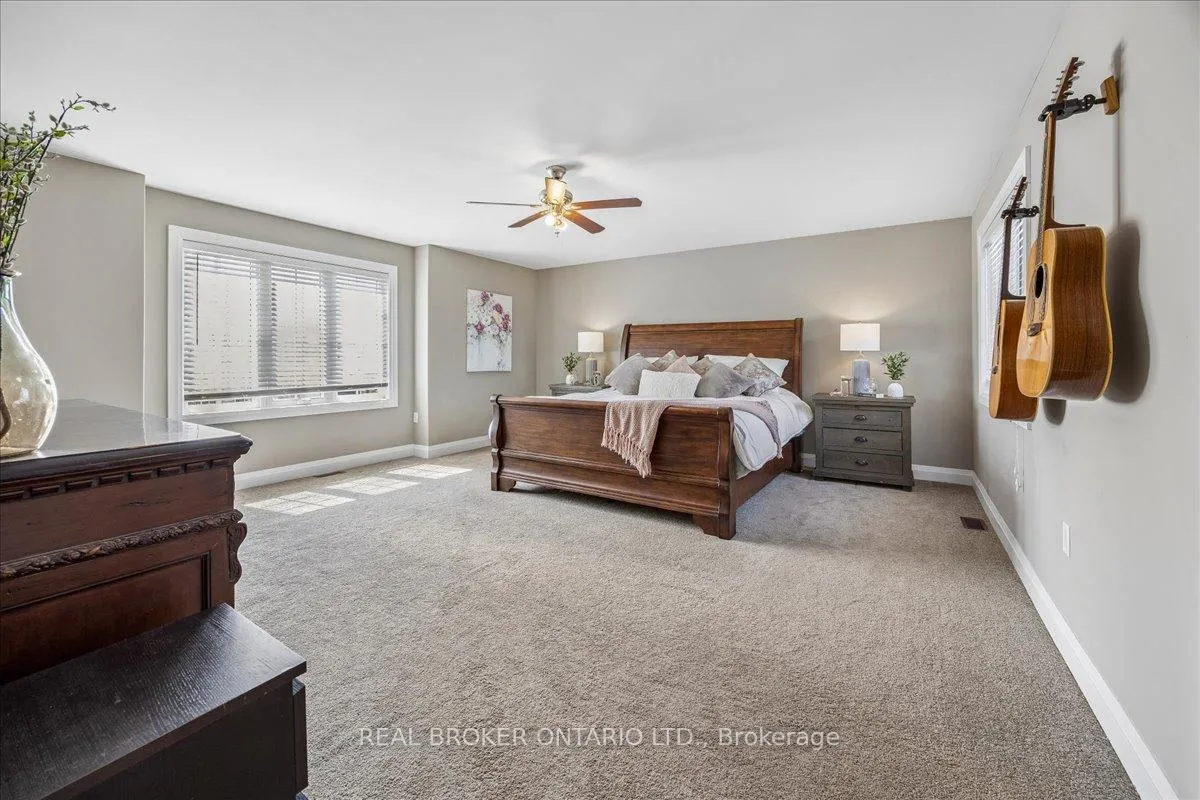 Photo 14 of 215 Centre Street, Clearview, Stayner — HOMEH
