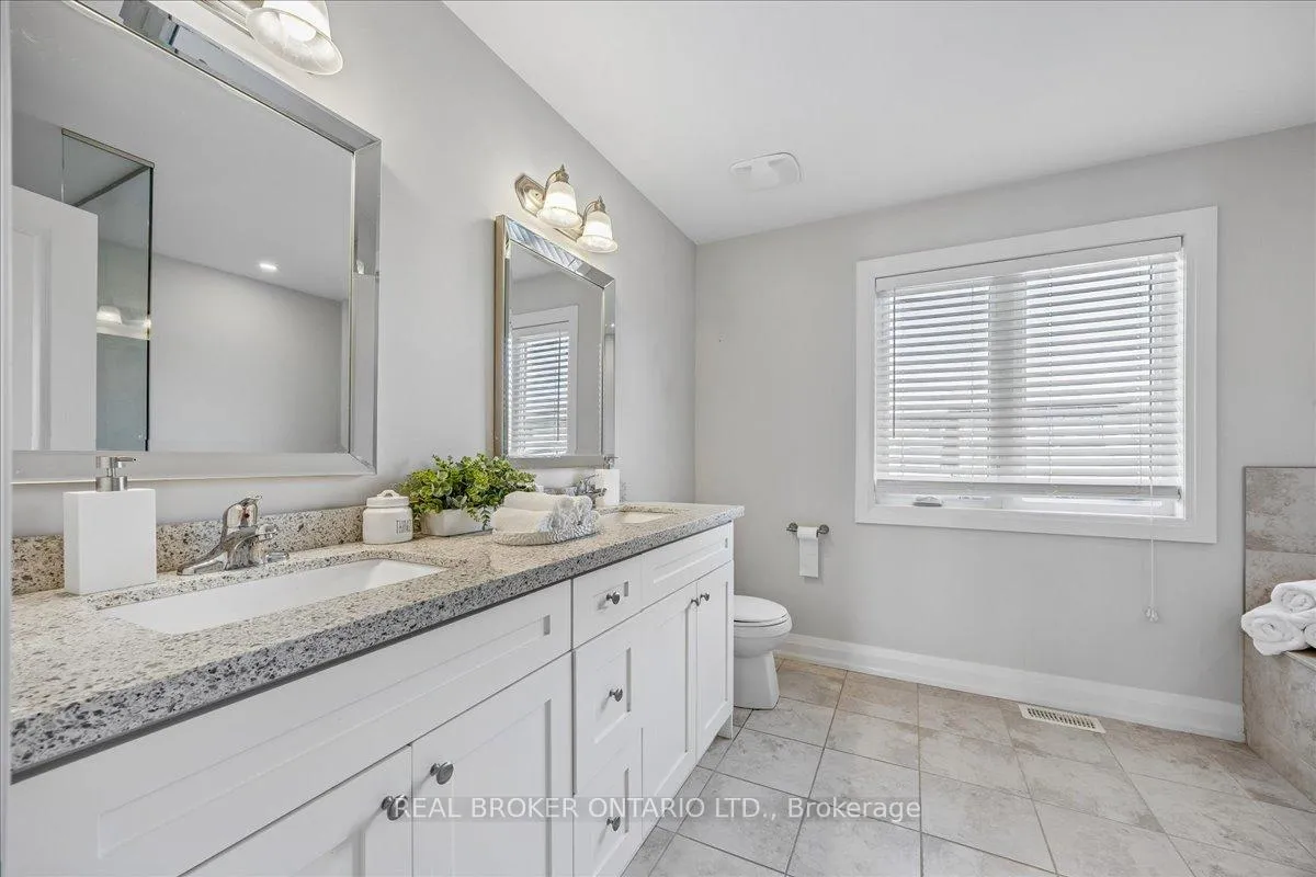Photo 15 of 215 Centre Street, Clearview, Stayner — HOMEH