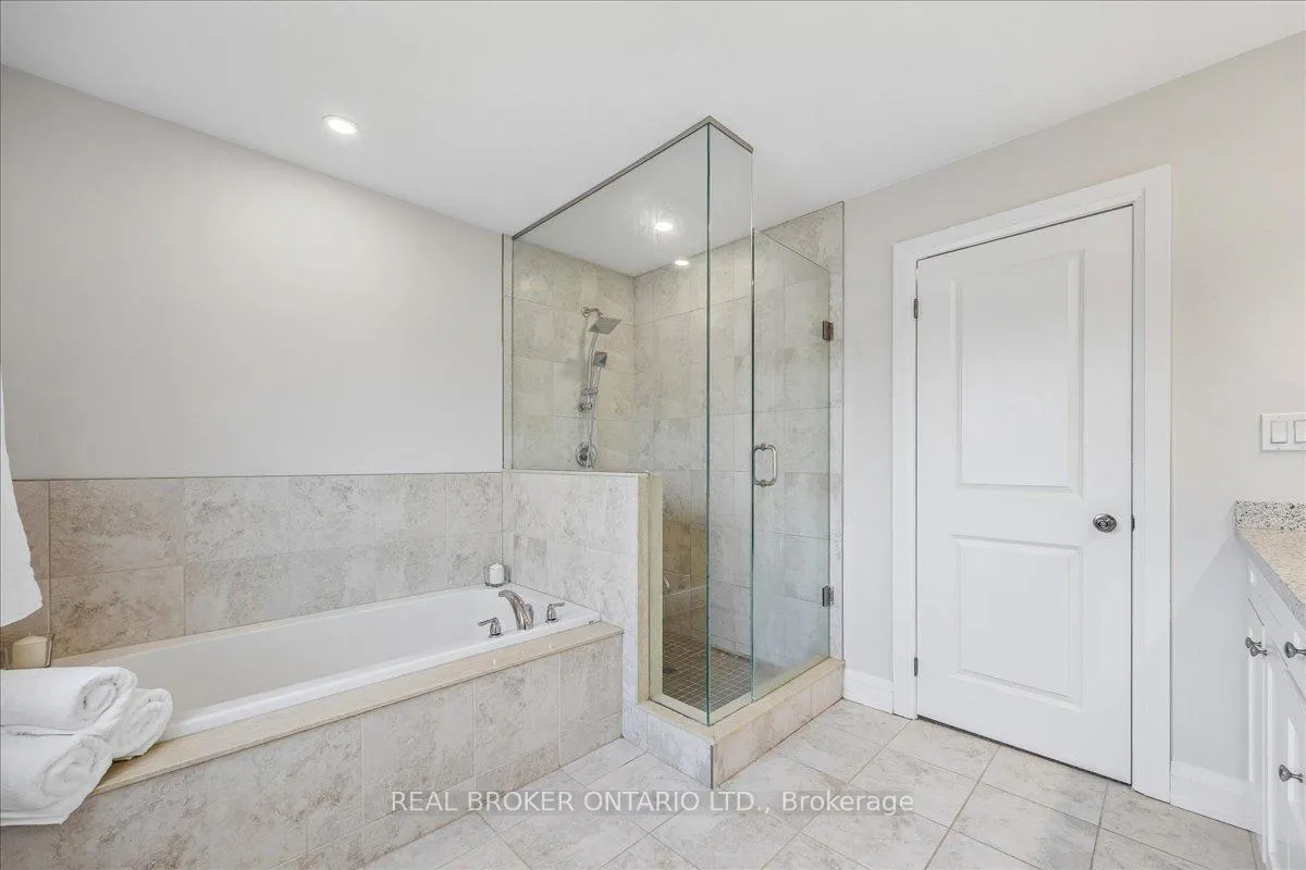 Photo 16 of 215 Centre Street, Clearview, Stayner — HOMEH