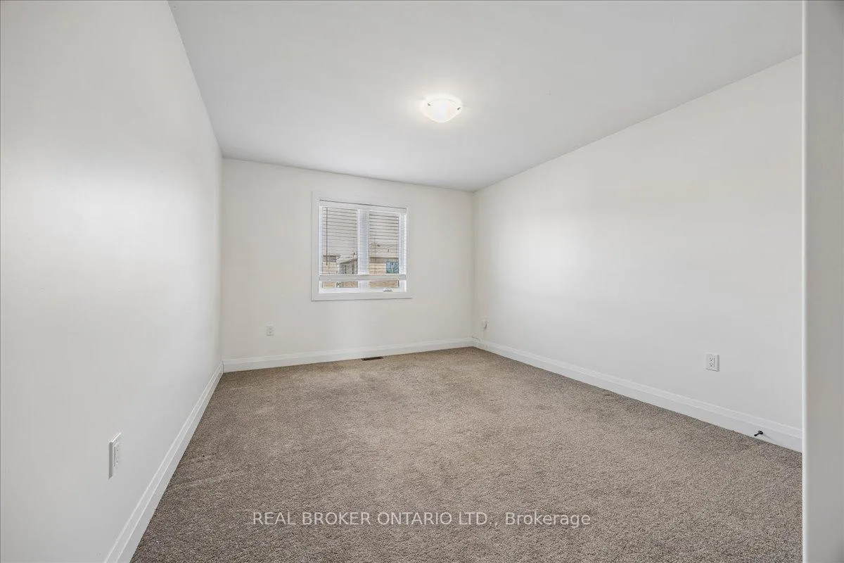 Photo 18 of 215 Centre Street, Clearview, Stayner — HOMEH
